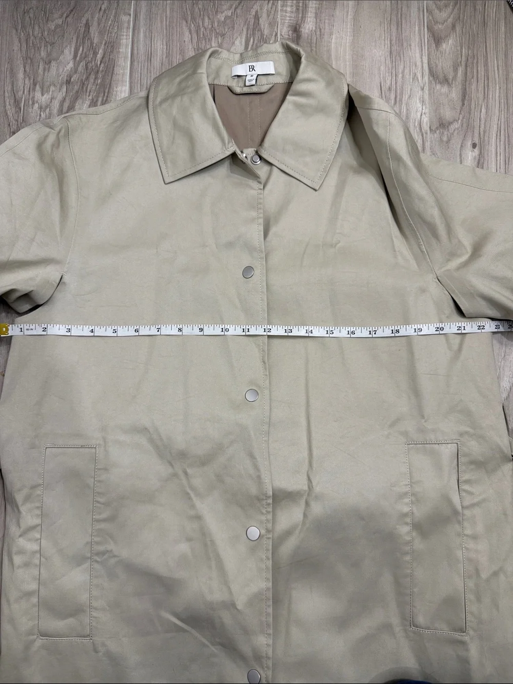 Banana Republic beige belted commuter trench